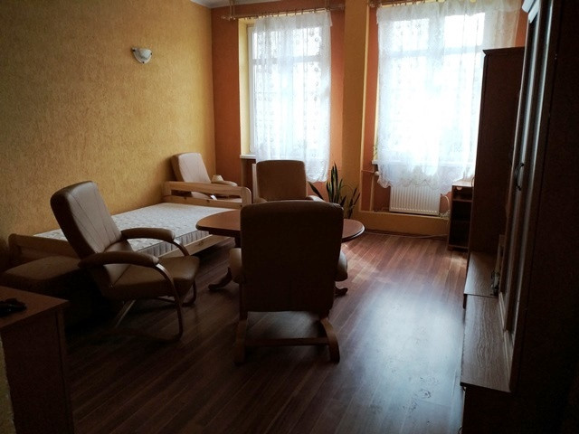 Mieszkanie 3-pokojowe Jelenia Góra Centrum, pl. Ratuszowy. Zdjęcie 1