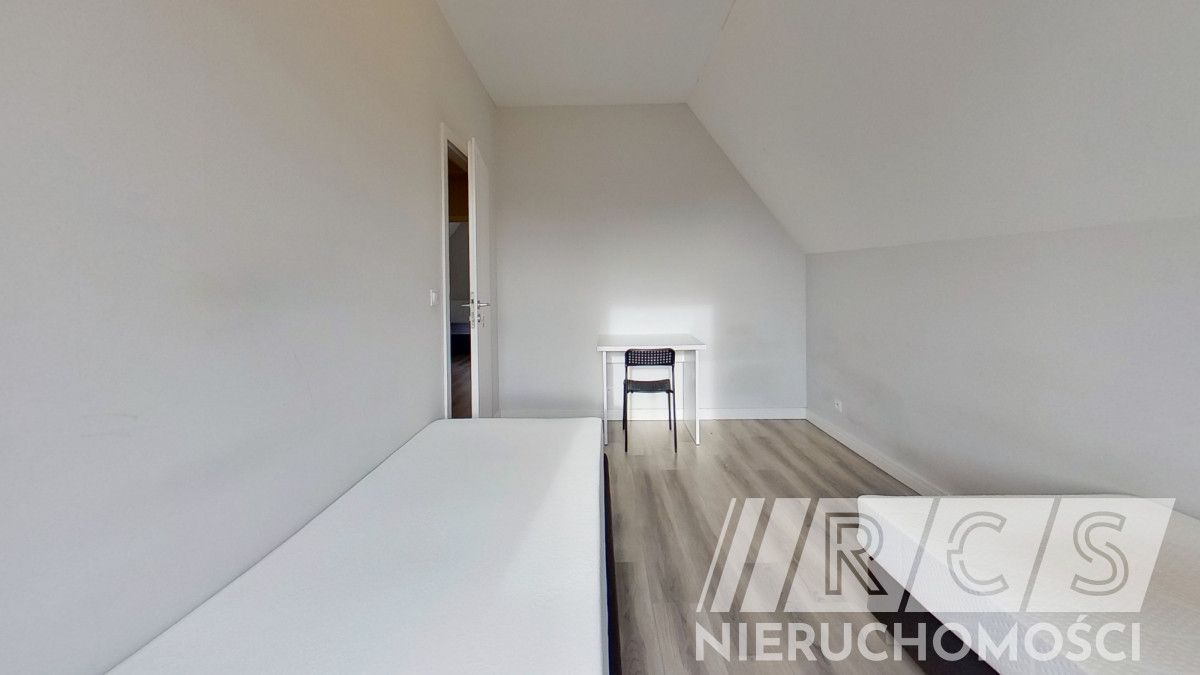 dom szeregowy, 5 pokoi Tyniec Mały. Zdjęcie 17