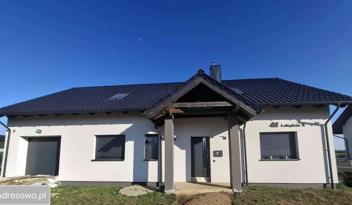 dom wolnostojący, 4 pokoje Mechlin, ul. Łabędzia