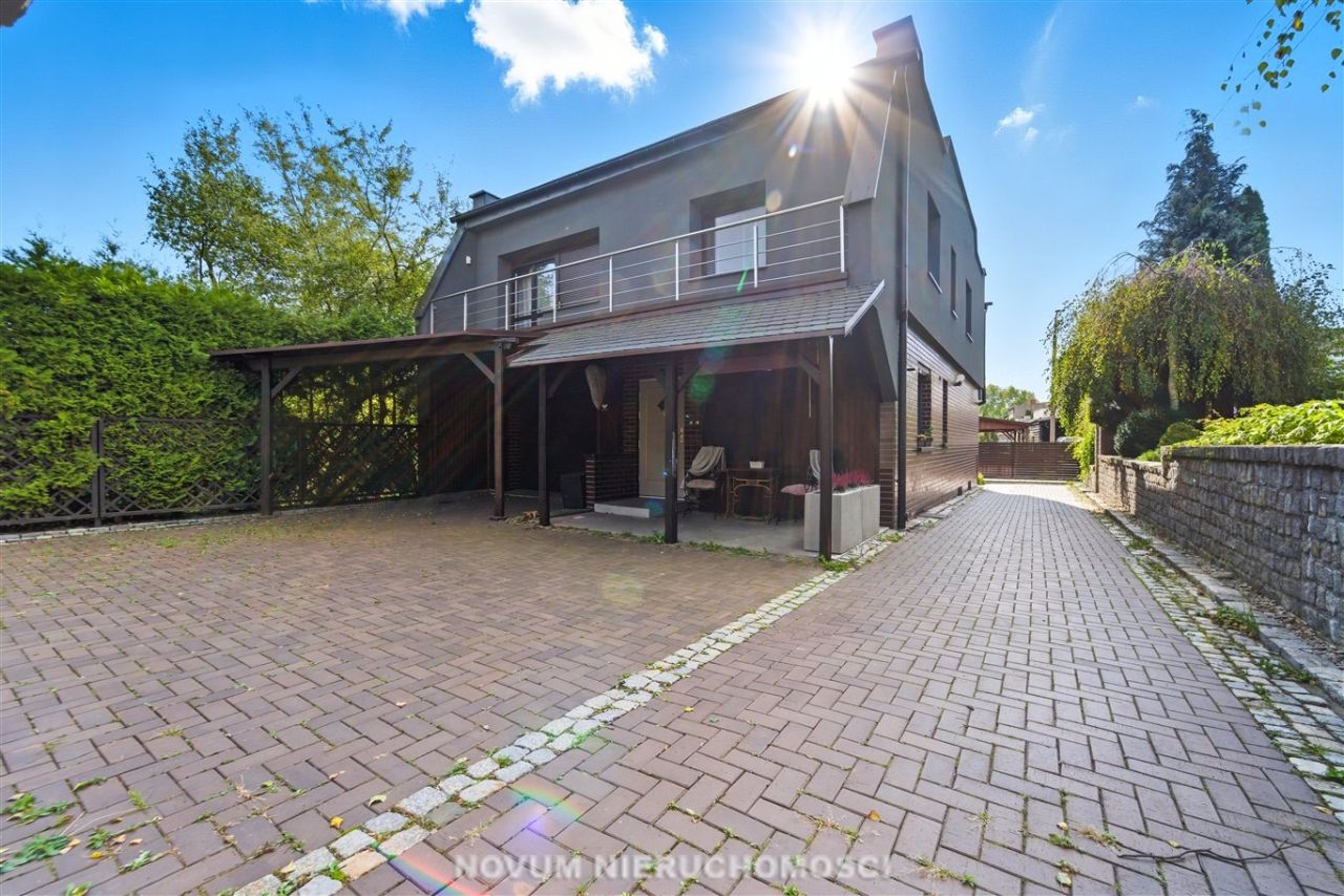 dom wolnostojący, 6 pokoi Tarnowskie Góry. Zdjęcie 3