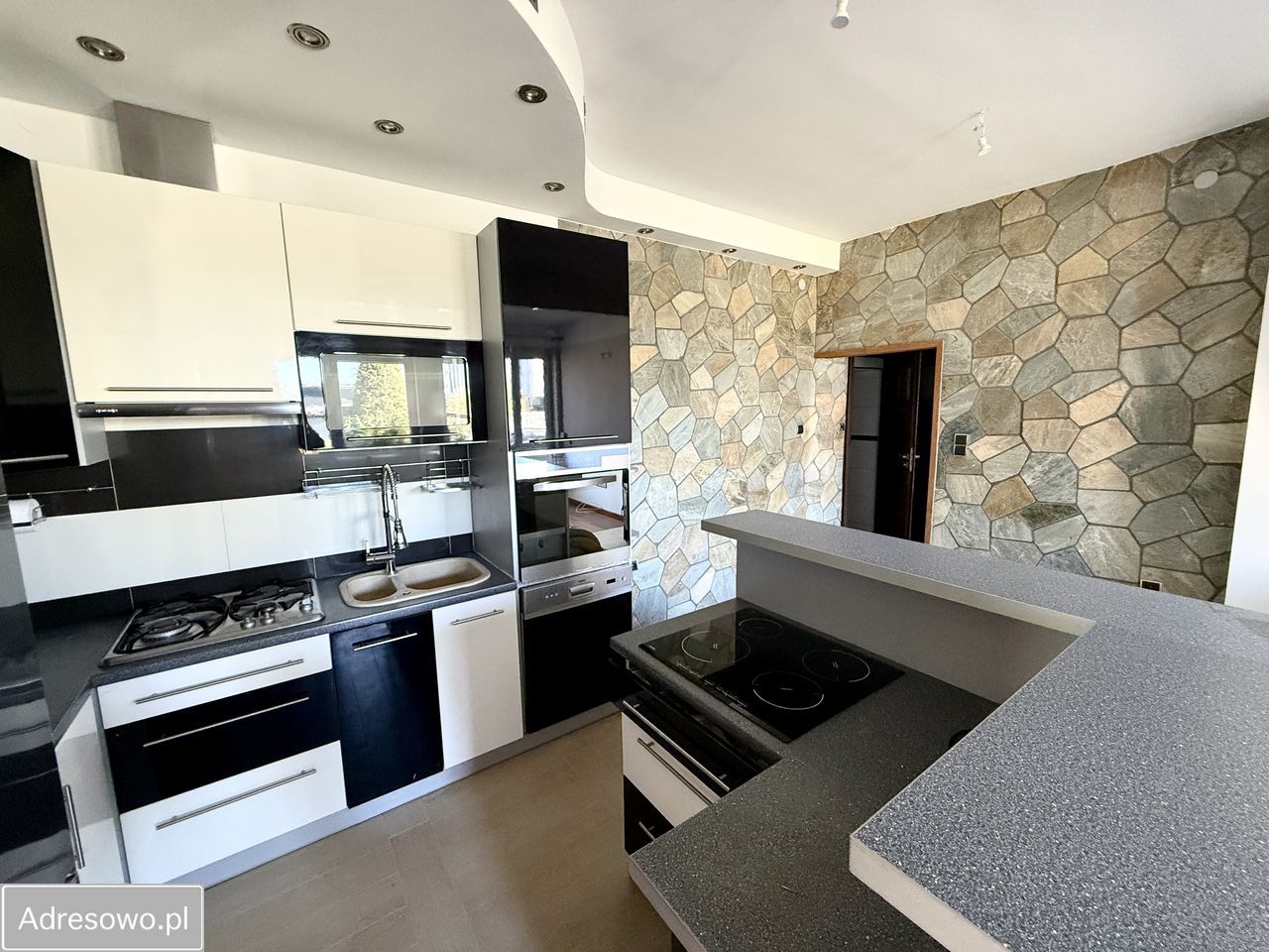 Mieszkanie 4-pokojowe Pęperzyn. Zdjęcie 3