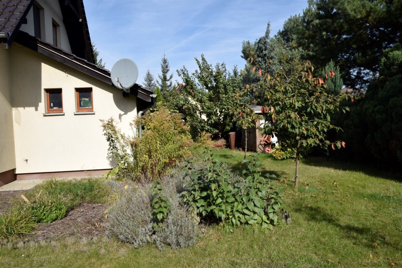 dom wolnostojący, 4 pokoje Lubochnia. Zdjęcie 9