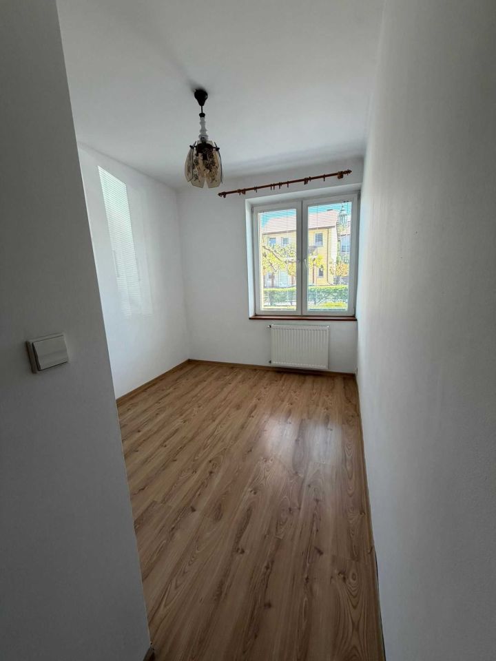 Mieszkanie 2-pokojowe Annopol, ul. Rynek. Zdjęcie 1