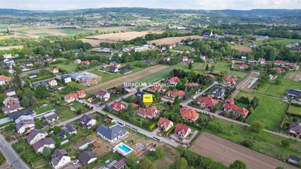 dom wolnostojący, 7 pokoi Koszyce Małe, ul. Nowa. Zdjęcie 30