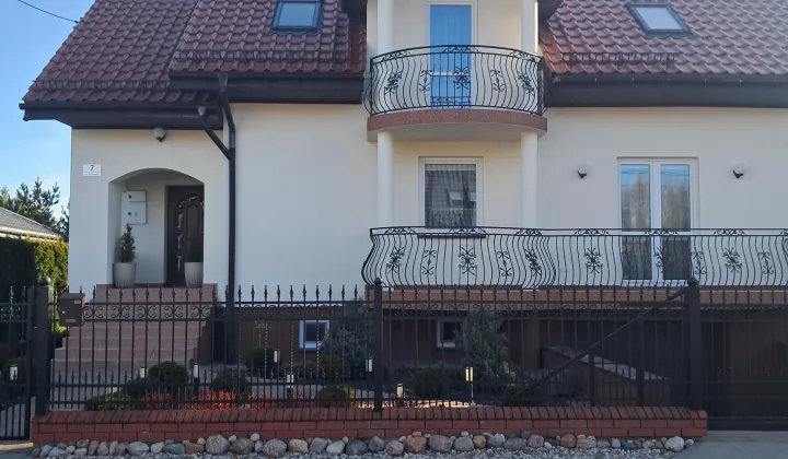 dom wolnostojący, 5 pokoi Dąbrówka-Ług, ul. Bajkowa