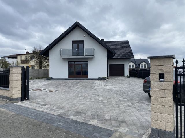 dom wolnostojący, 4 pokoje Radom Długojów, ul. Juliusza Słowackiego. Zdjęcie 1