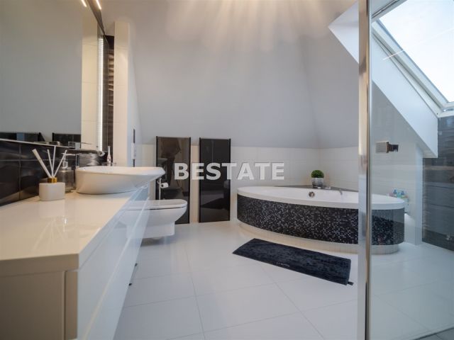 dom wolnostojący, 4 pokoje Brzeźnica. Zdjęcie 17