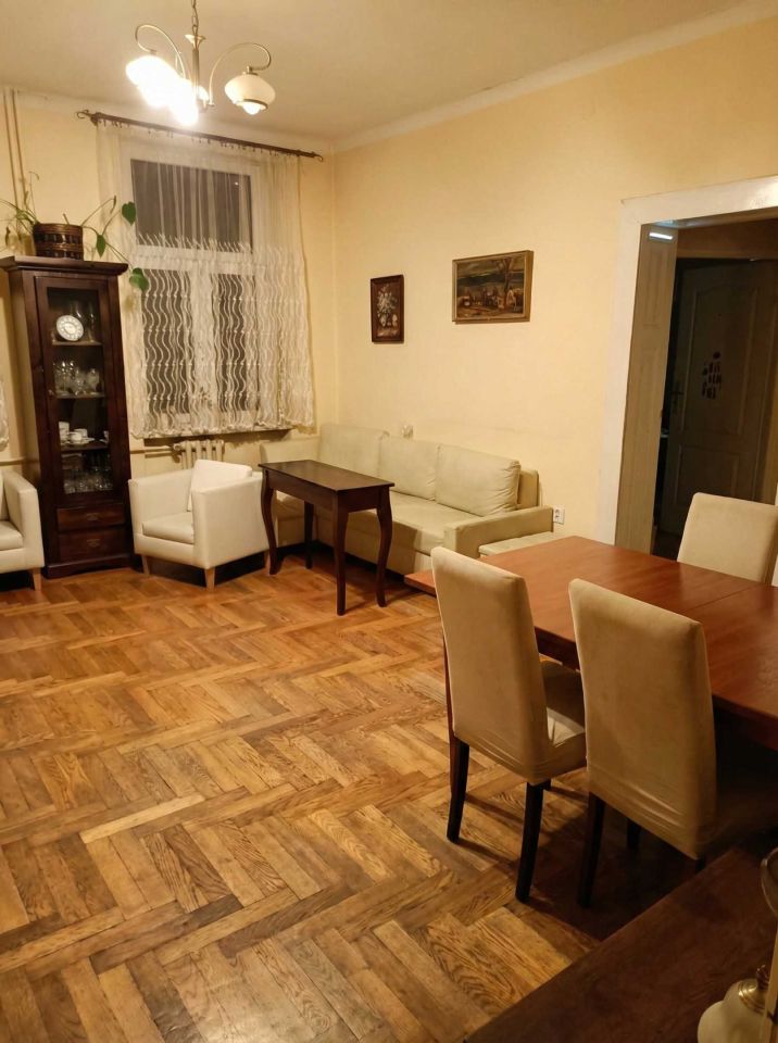 Mieszkanie 4-pokojowe Bielsko-Biała Śródmieście. Zdjęcie 1