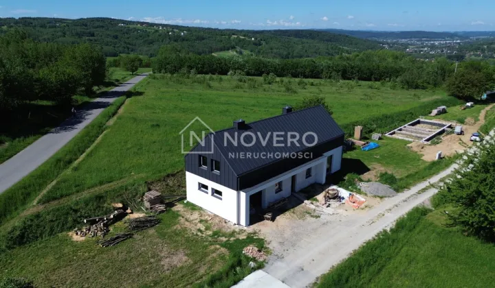 dom wolnostojący, 5 pokoi Lubenia