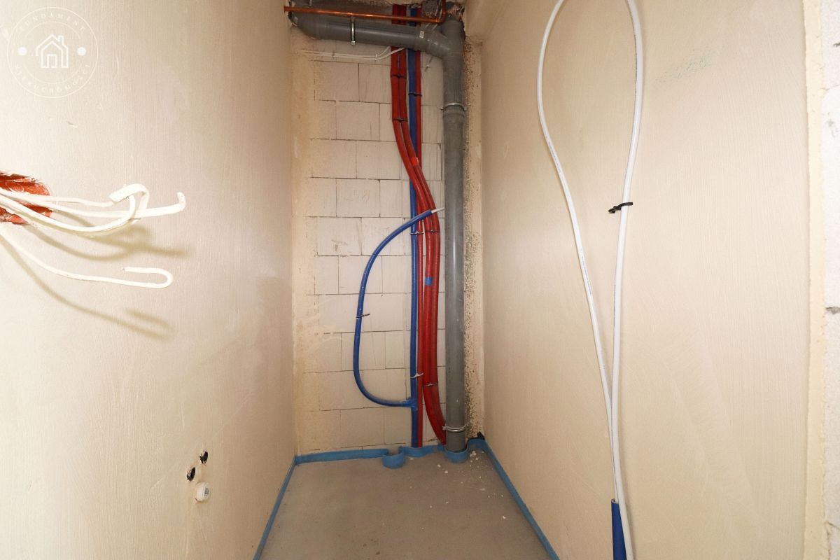 bliźniak, 6 pokoi Podzamcze. Zdjęcie 13