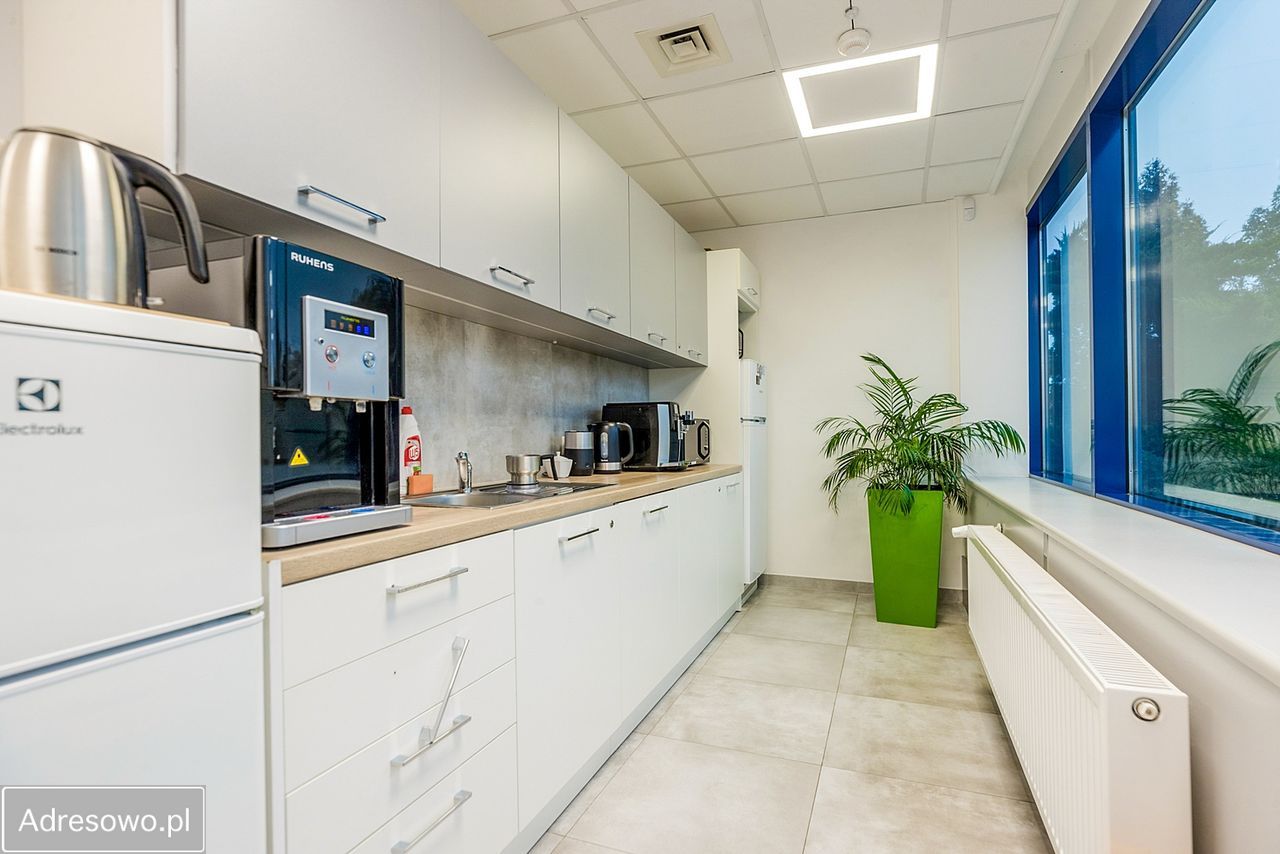 Biuro Warszawa Włochy, ul. Muszkieterów. Zdjęcie 16