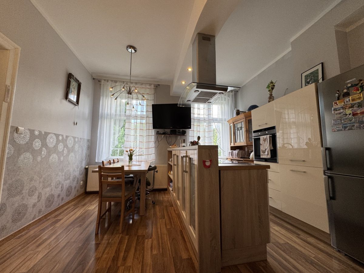 Mieszkanie 3-pokojowe Kromnów. Zdjęcie 5