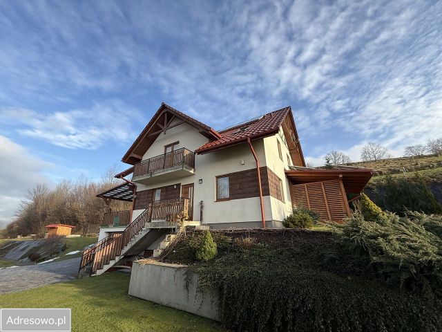 dom wolnostojący, 5 pokoi Lubień. Zdjęcie 1