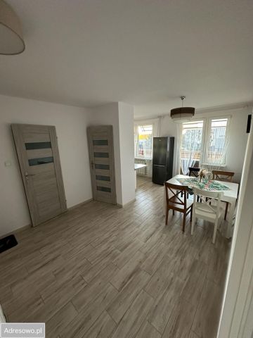 Mieszkanie 2-pokojowe Jelenia Góra Zabobrze, ul. Jana Kiepury. Zdjęcie 1