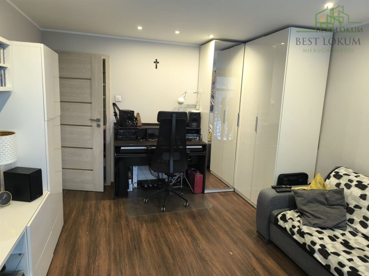 Mieszkanie 3-pokojowe Kielce Czarnów. Zdjęcie 2