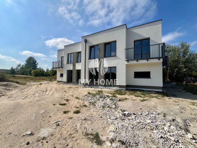 dom szeregowy, 5 pokoi Chrzanów Mały. Zdjęcie 3