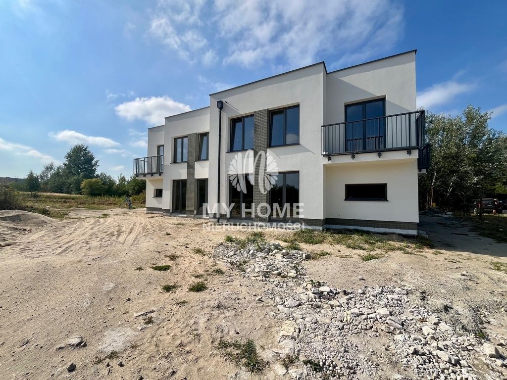 dom szeregowy, 5 pokoi Chrzanów Mały. Zdjęcie 3