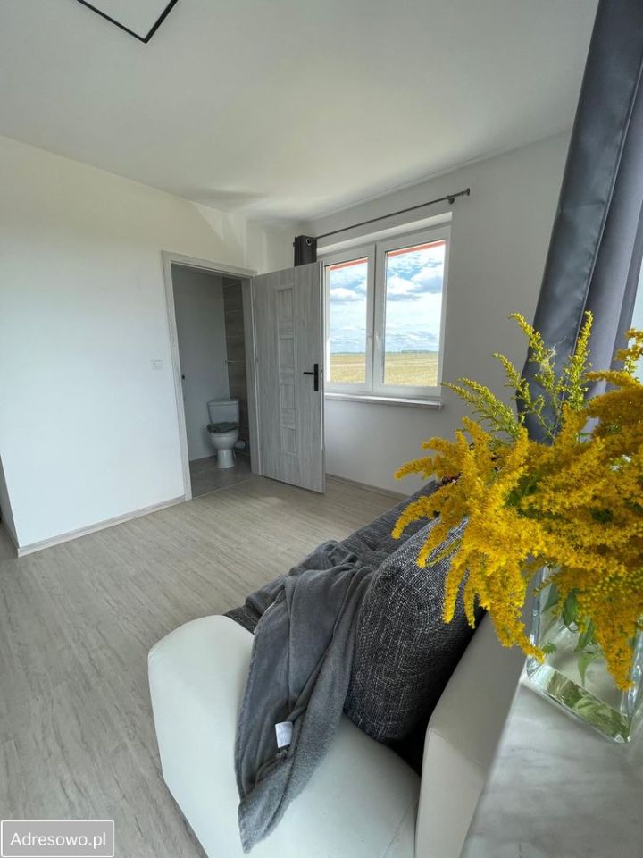 Mieszkanie 4-pokojowe Strzeżenice. Zdjęcie 2