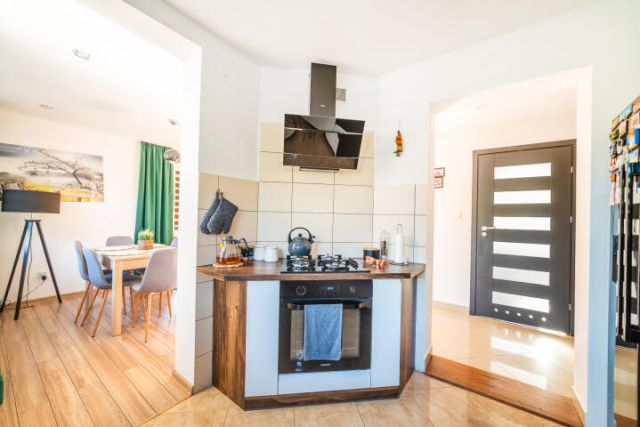 dom wolnostojący, 6 pokoi Jasienica Rosielna. Zdjęcie 9