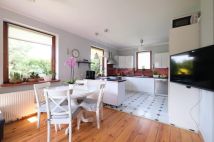 dom wolnostojący, 6 pokoi Środa Śląska, ul. gen. Władysława Sikorskiego. Zdjęcie 4