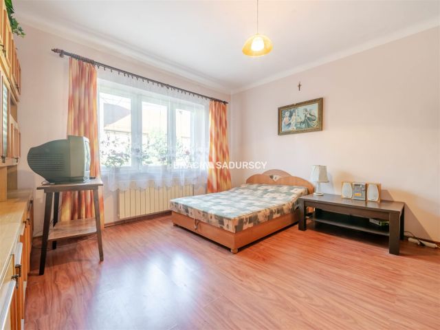 dom wolnostojący, 2 pokoje Kraków Bieżanów, ul. Braterska. Zdjęcie 10