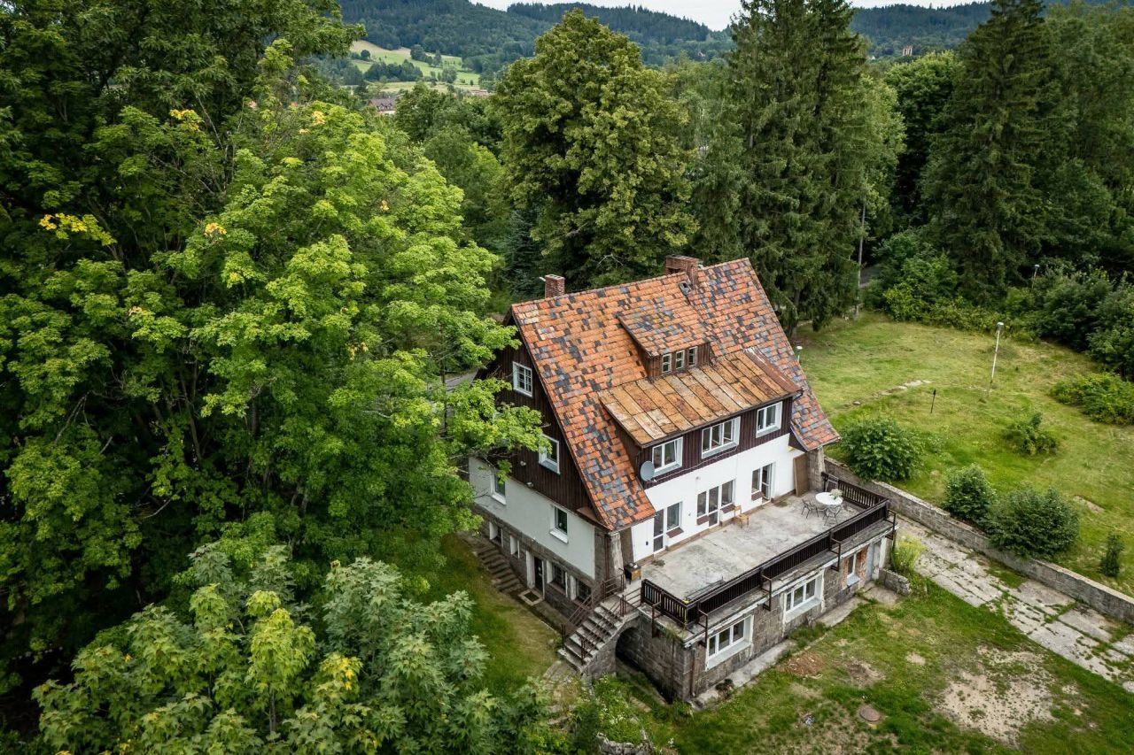 dom wolnostojący, 10 pokoi Karpniki, ul. Sportowa. Zdjęcie 2