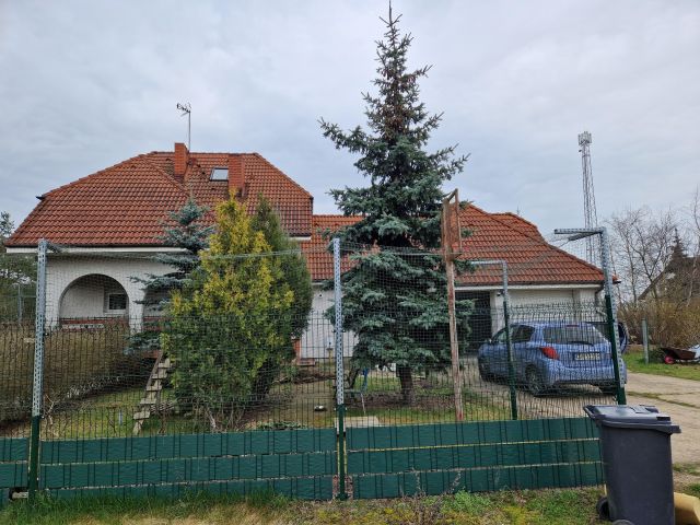 dom wolnostojący, 5 pokoi Chmielniki. Zdjęcie 1