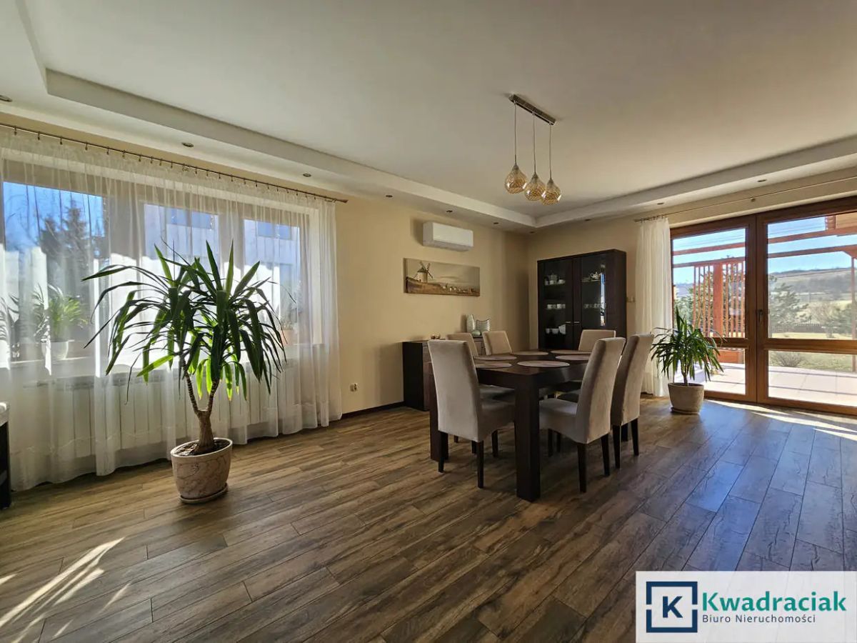 dom wolnostojący, 4 pokoje Żarnowiec. Zdjęcie 2