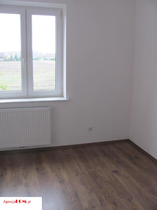 Mieszkanie 3-pokojowe Radonice. Zdjęcie 10