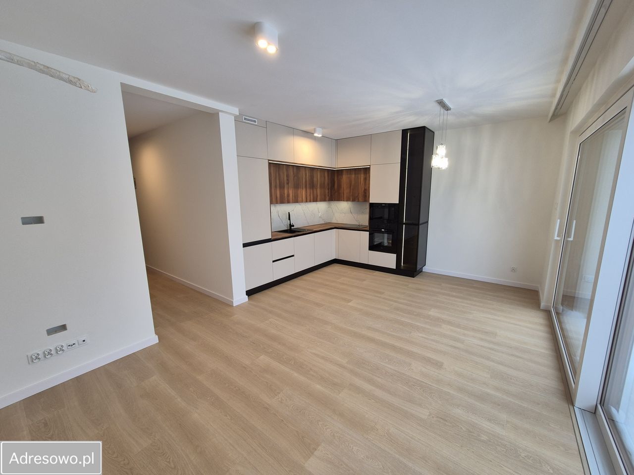 dom szeregowy, 5 pokoi Kielce Bukówka, ul. Jałowcowa. Zdjęcie 2