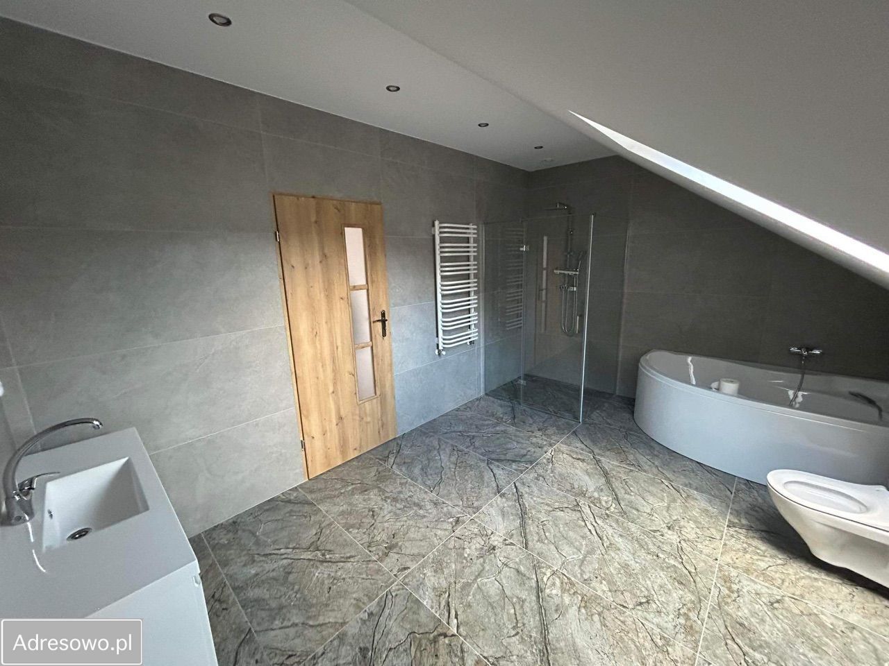 dom wolnostojący, 6 pokoi Gilów. Zdjęcie 19