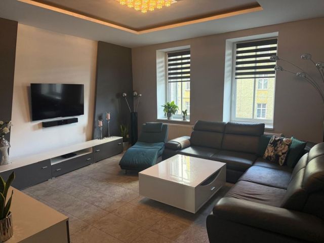 Mieszkanie 3-pokojowe Wałbrzych Śródmieście. Zdjęcie 1