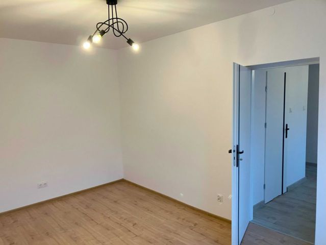 Mieszkanie 1-pokojowe Ruda Śląska Nowy Bytom, ul. Konstantego Damrota. Zdjęcie 1