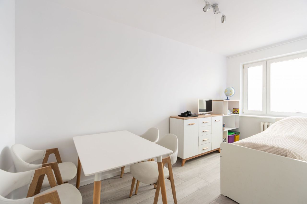 Mieszkanie 4-pokojowe Nowa Wieś, os. Czwartaków. Zdjęcie 3