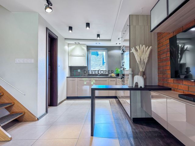 dom wolnostojący, 6 pokoi Jeleniewo. Zdjęcie 4