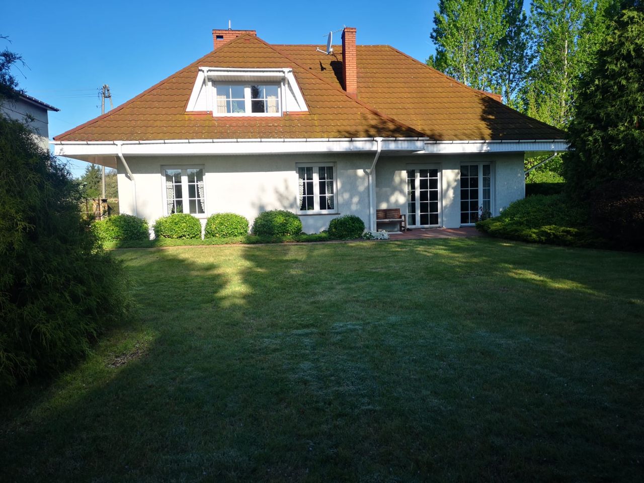 dom wolnostojący, 7 pokoi Kłobuck Zakrzew, ul. Janusza Korczaka. Zdjęcie 2