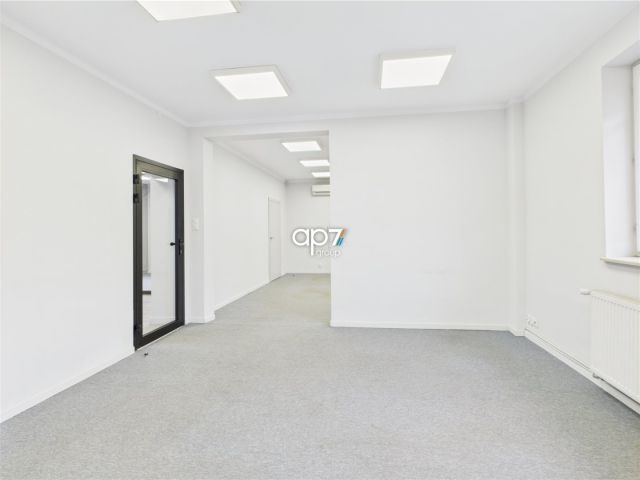 Lokal Kraków Wzgórza Krzesławickie, ul. Grębałowska. Zdjęcie 9