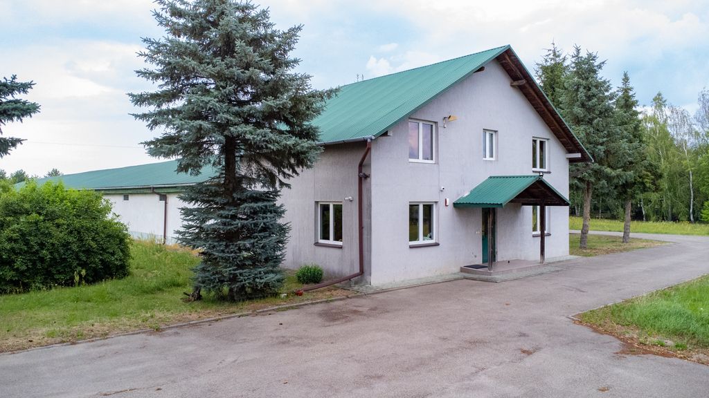 Hala/magazyn Nowa Sarzyna. Zdjęcie 2