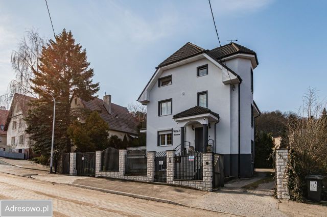 dom wolnostojący, 10 pokoi Gdańsk Strzyża, ul. Kmieca. Zdjęcie 1