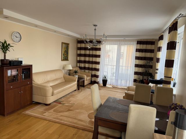 Mieszkanie 3-pokojowe Góra Kalwaria. Zdjęcie 1