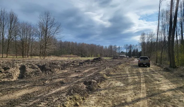 Działka inwestycyjna Pilawa, ul. Aleja Wyzwolenia