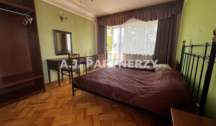 dom wolnostojący, 9 pokoi Wieliczka Lekarka