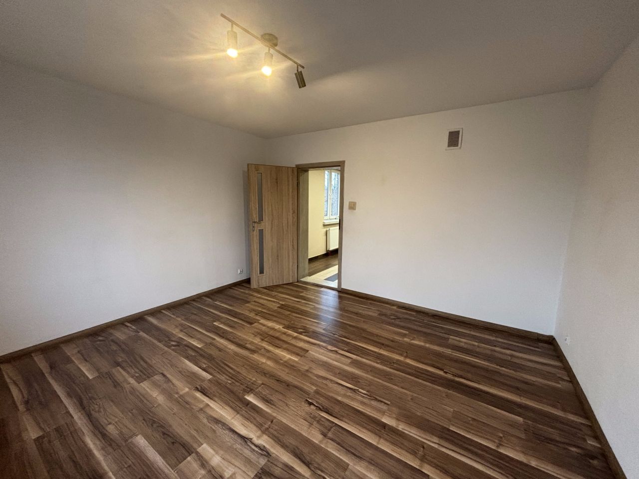 dom wolnostojący, 3 pokoje Wąglany. Zdjęcie 8