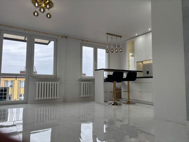 Mieszkanie 3-pokojowe Skarżysko-Kamienna, ul. Szydłowiecka. Zdjęcie 1