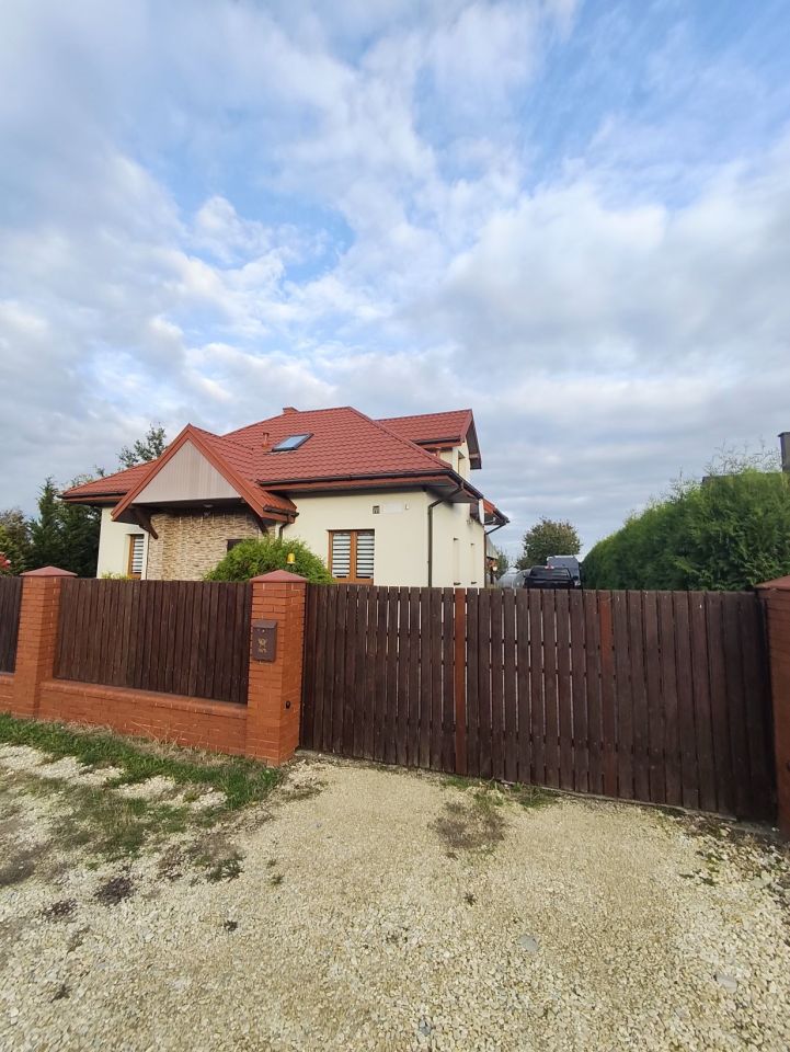 dom wolnostojący, 3 pokoje Grążowice. Zdjęcie 2