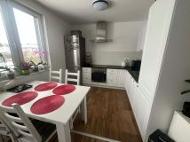 Mieszkanie 2-pokojowe Łomianki. Zdjęcie 2