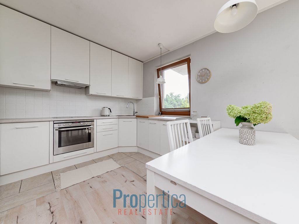 Mieszkanie 4-pokojowe Warszawa Włochy, ul. Czereśniowa. Zdjęcie 9