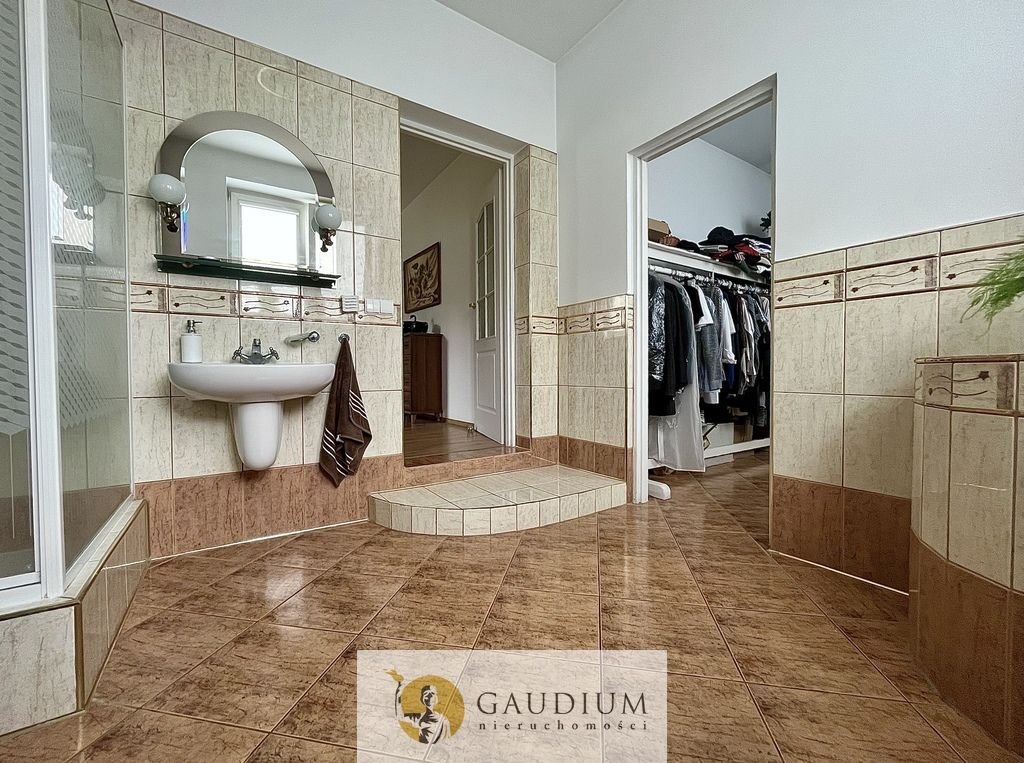 dom wolnostojący, 7 pokoi Bytonia, os. Zielone. Zdjęcie 11