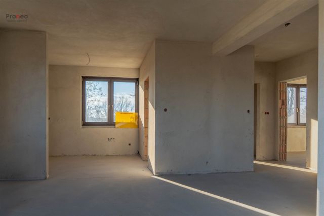 dom wolnostojący, 5 pokoi Święciec. Zdjęcie 8