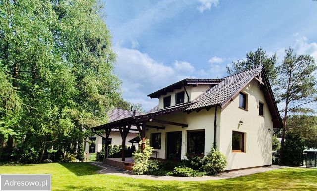 dom wolnostojący, 5 pokoi Biała. Zdjęcie 1